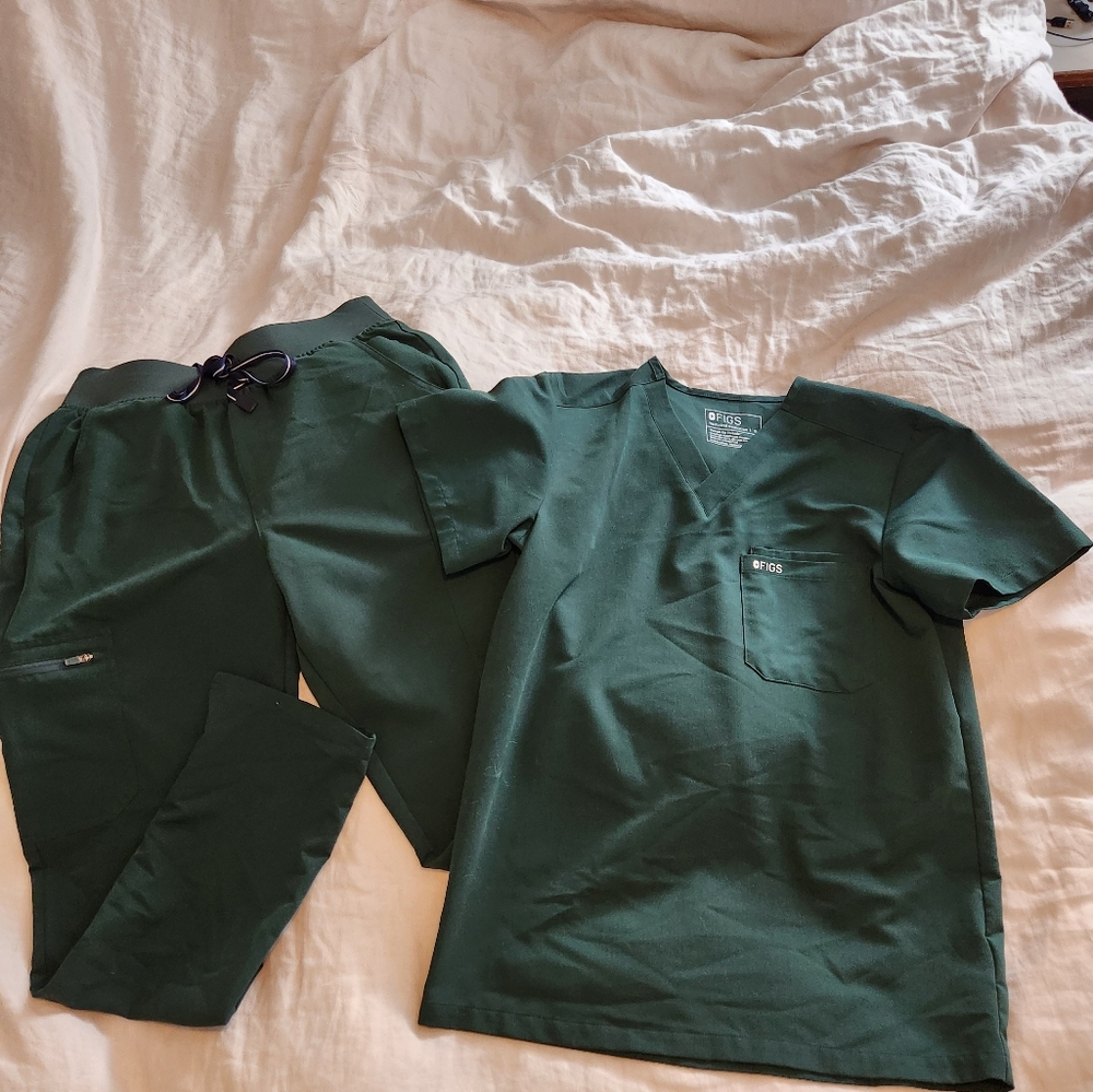 Figs scrub set in British racing green